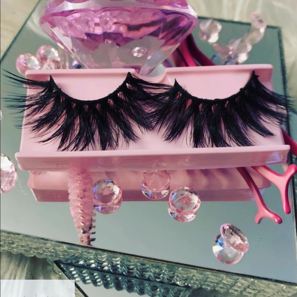 Too’Shiiny Lashes “Medusa set” - Picture 2 of 6